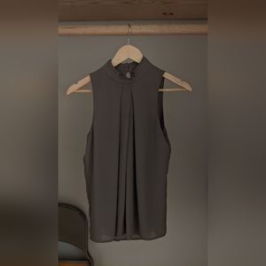 High neck sleeveless elegant top